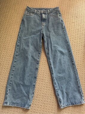 Straight-Leg Women’s Jeans in Faded Blue